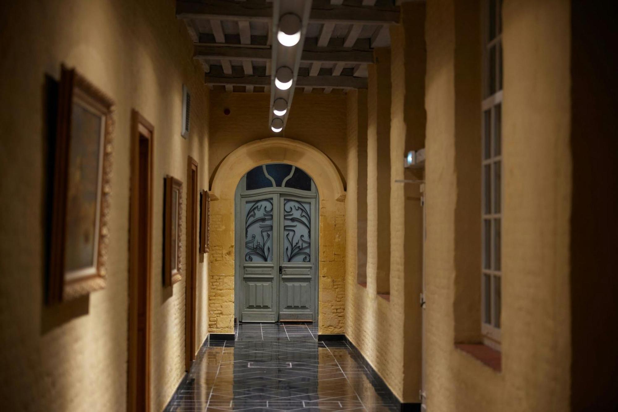 에르미타주 장토이 호텔 릴 외부 사진 A corridor in the museum